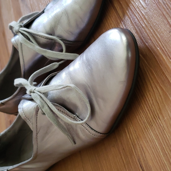 Adiprene by Adidas Rockport Silver Shiny leather shoes, Size 10 - Picture 2 of 5